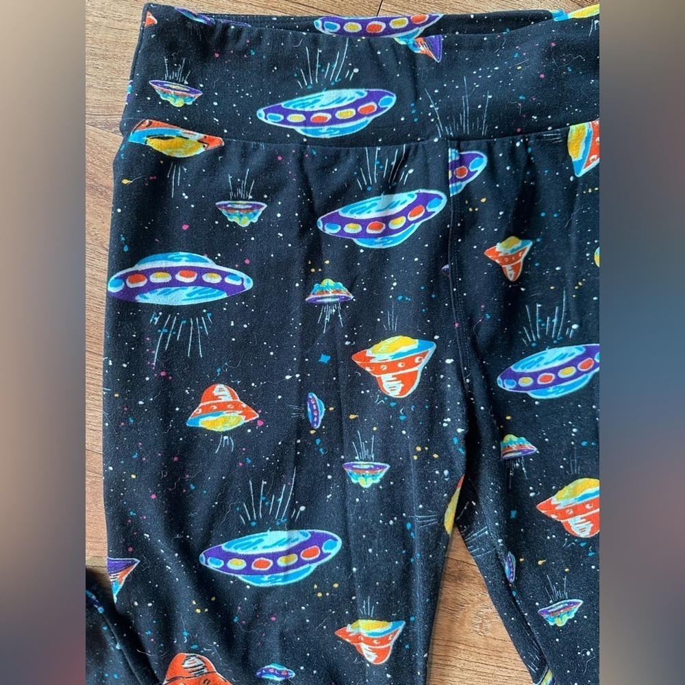 LuLaRoe UFO Alien Saucer Leggings. One Size. - Picture 2 of 5